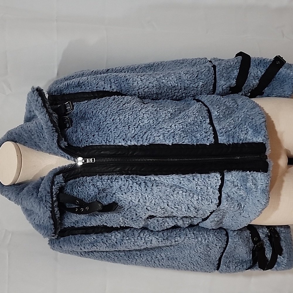 dh NEW YORK Blue and Black Fleece Jacket